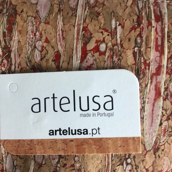 Artelusa of Portugal Cork cosmetics bag - Picture 7 of 7